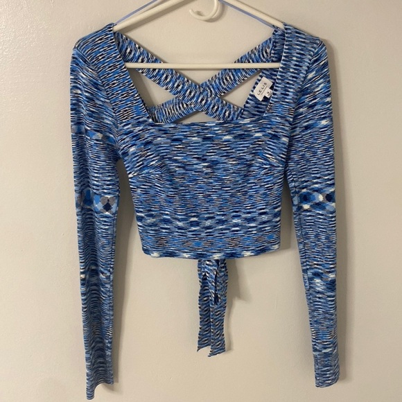 Le Lis Tops - Le Lis crop top
